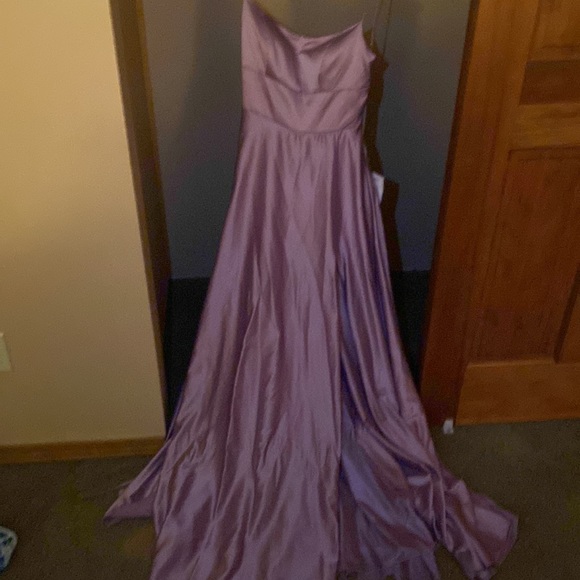 Light Purple Dress with long slit - Picture 2 of 4